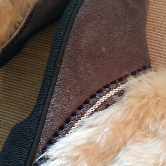 Slippers - Picture 2 of 4